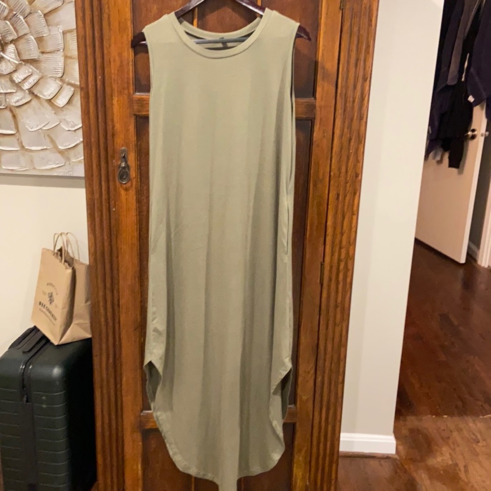 Green maxi dress